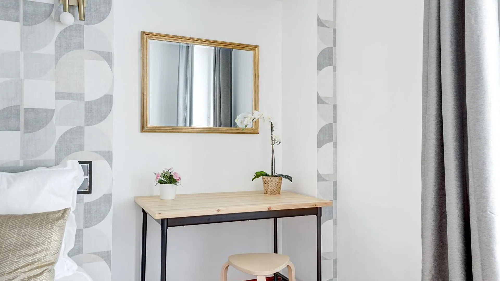 Apartment Haussmannienne De Luxe Au Coeur De 3eme