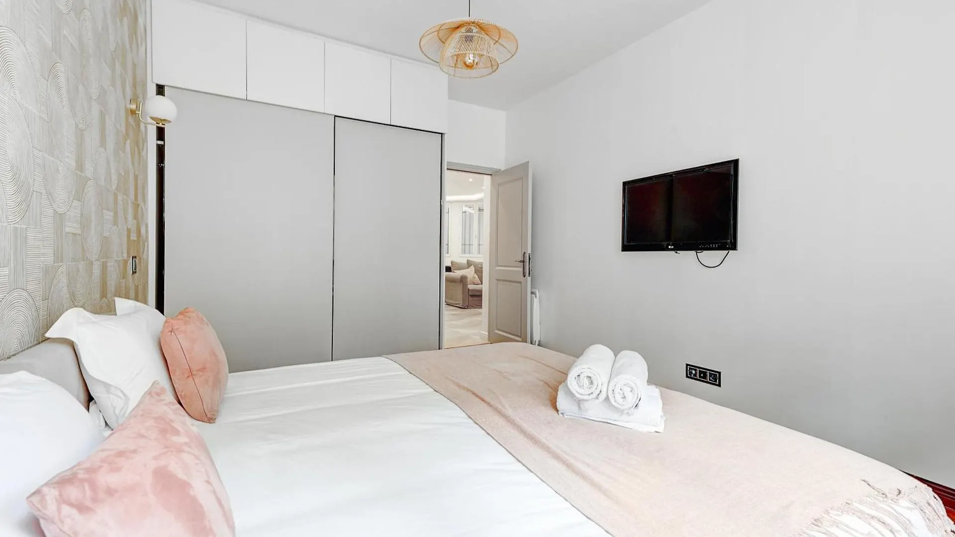 Apartment Haussmannienne De Luxe Au Coeur De 3eme *