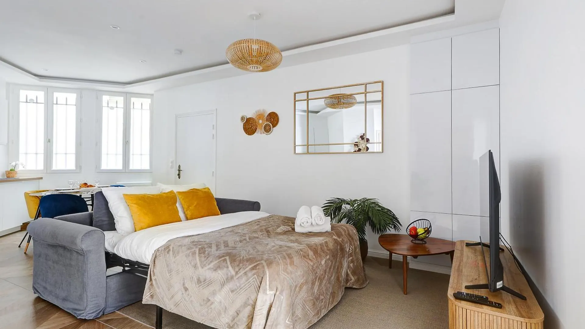Apartment Haussmannienne De Luxe Au Coeur De 3eme Paris